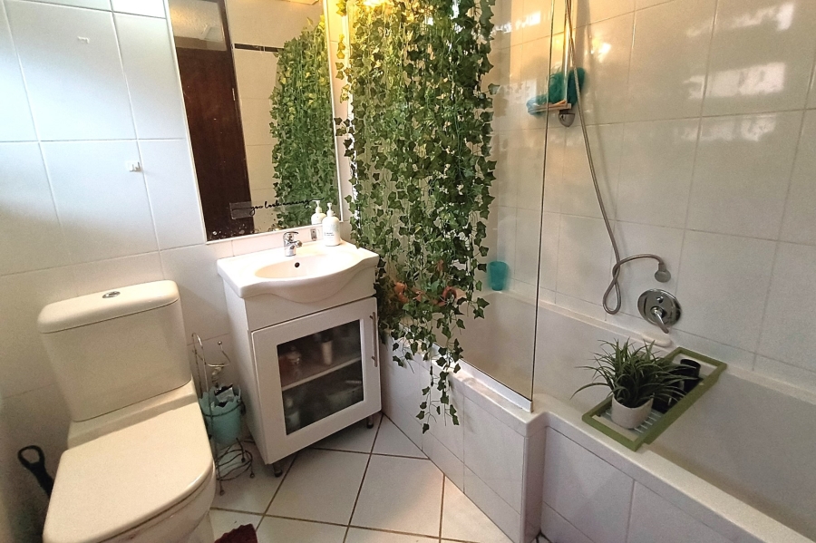 To Let 2 Bedroom Property for Rent in Sonstraal Western Cape
